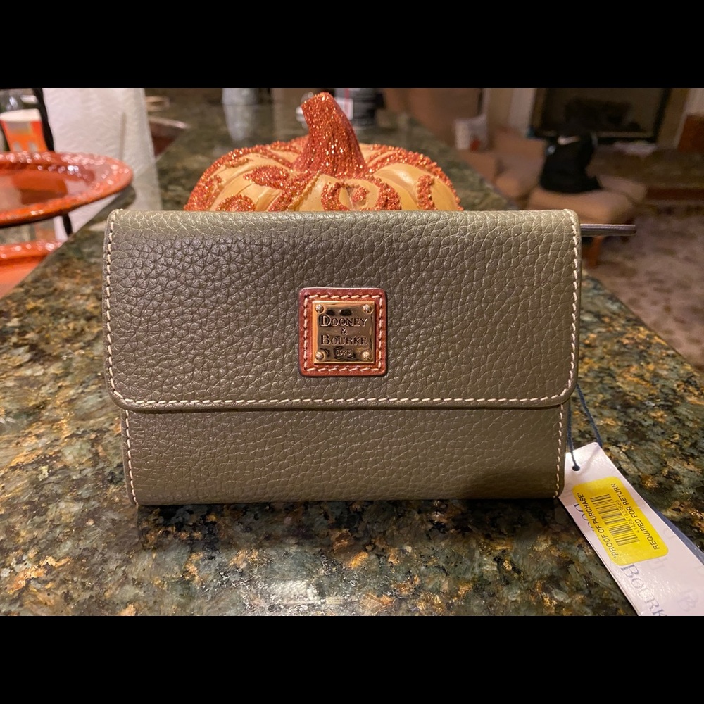 Dooney & Bourne wallet